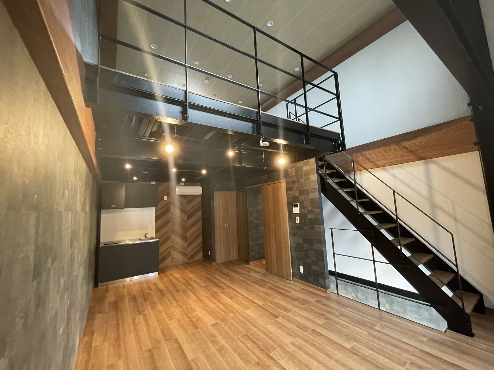 Le Ciel Garage House